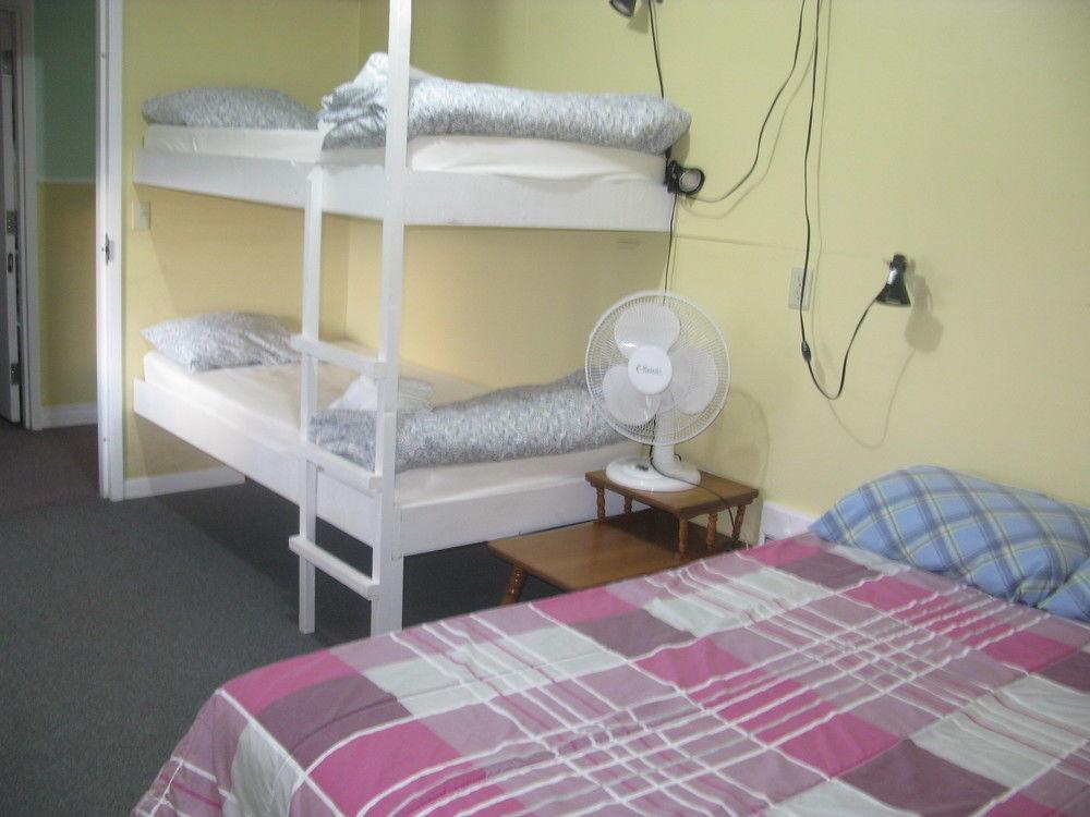 Brackley Beach Hostel Екстер'єр фото