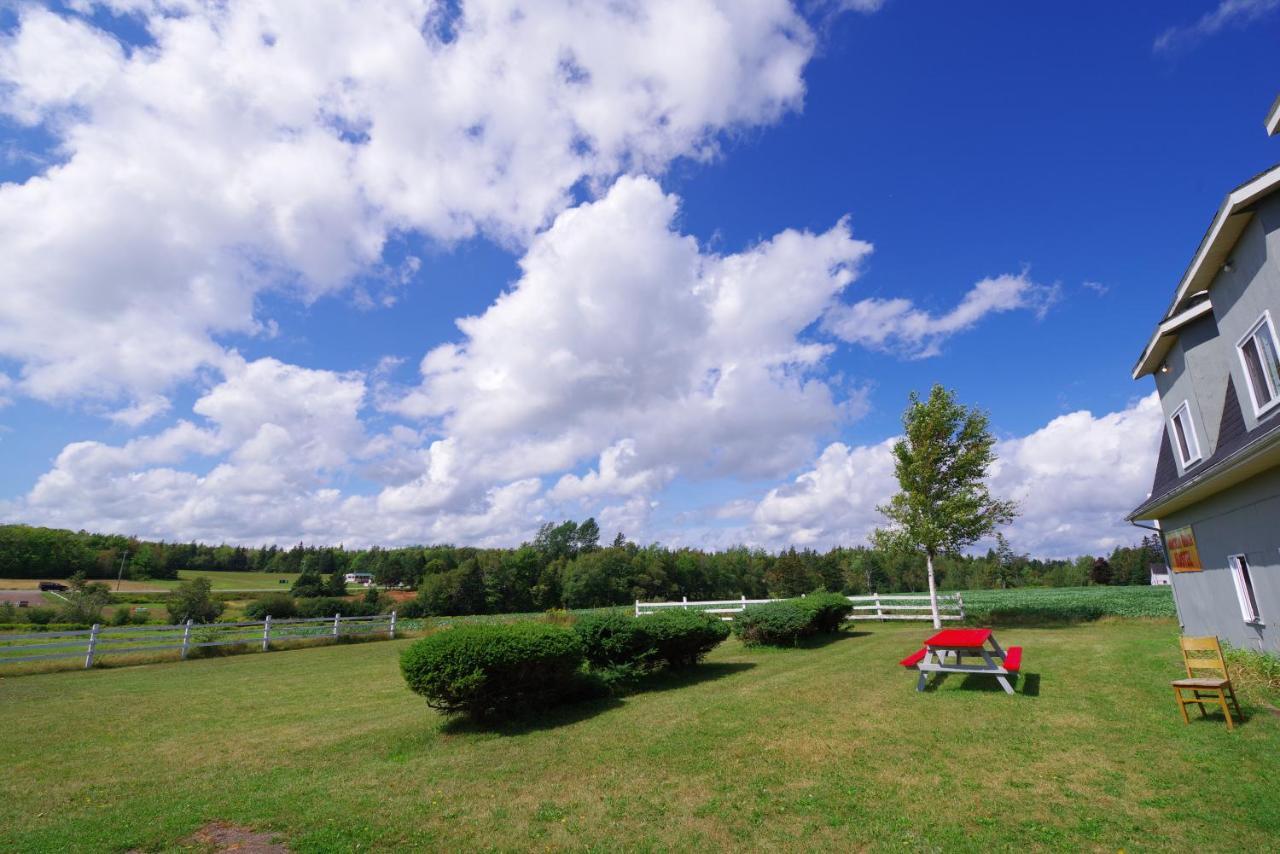 Brackley Beach Hostel Екстер'єр фото